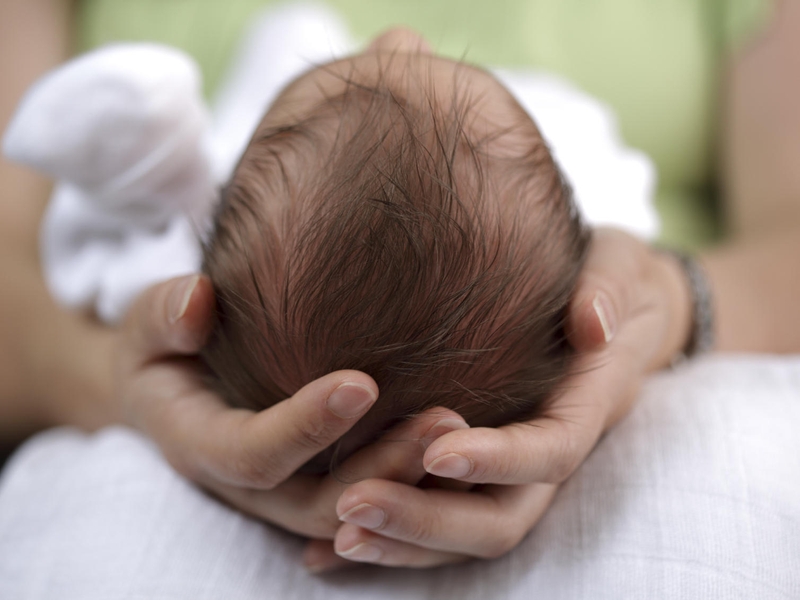 Tóc máu là gì  có nên cắt tóc máu cho trẻ sơ sinh 1