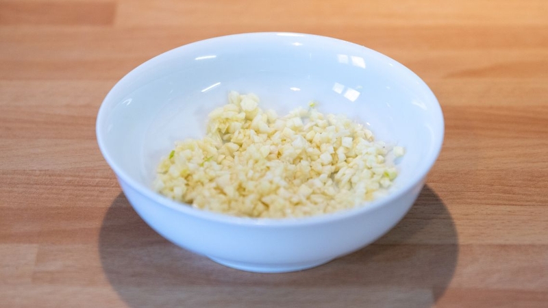 Cần quan sát kỹ dấu hiệu tỏi băm bị hỏng và không nên sử dụng