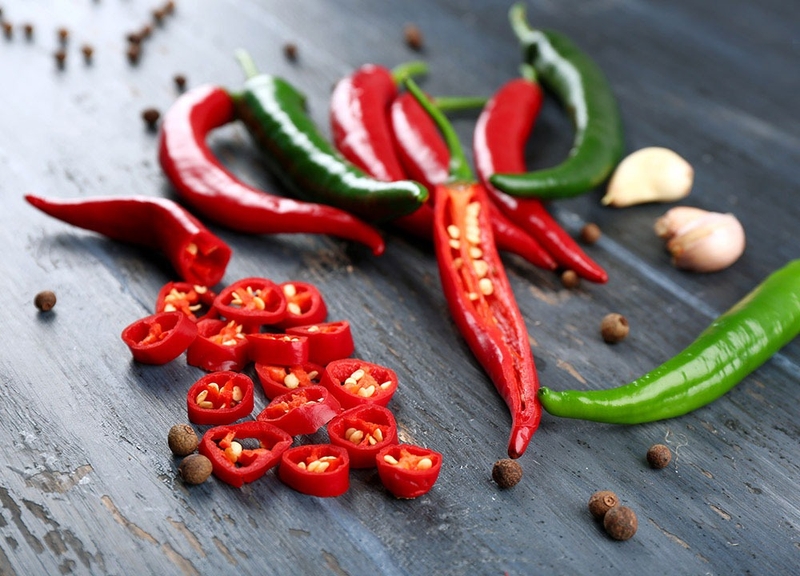 Tới tháng ăn cay được không? Nên ăn gì khi tới tháng? 1