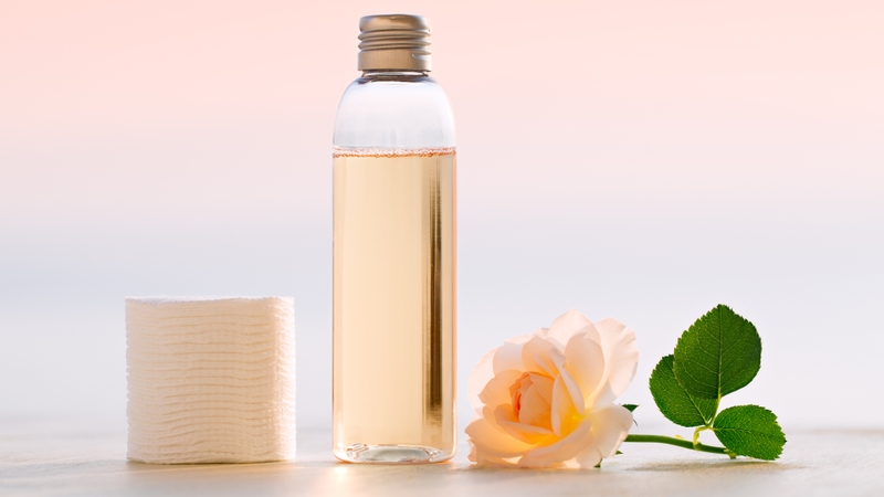 Toner cho da dầu mụn và những điều bạn cần biết 3