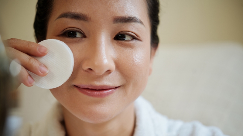 Toner cho da dầu mụn và những điều bạn cần biết 7