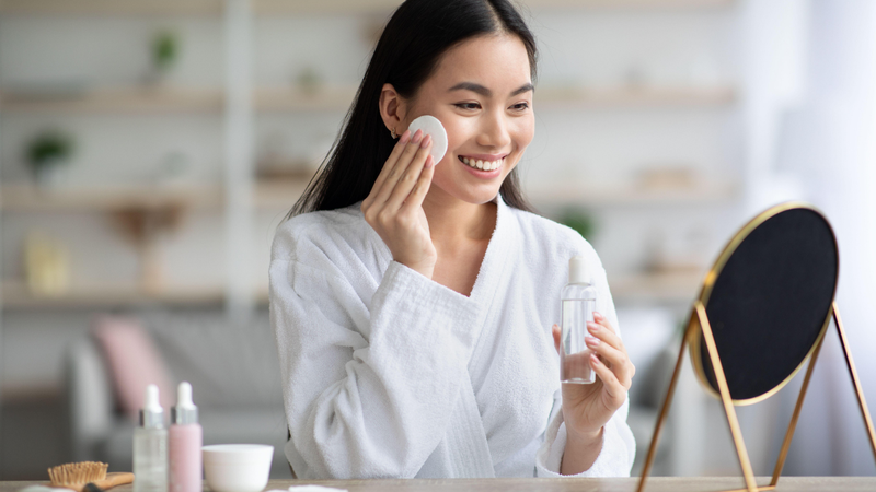 Bạn có thể chọn một loại hoặc kết hợp cả hai để tối ưu hiệu quả skincare