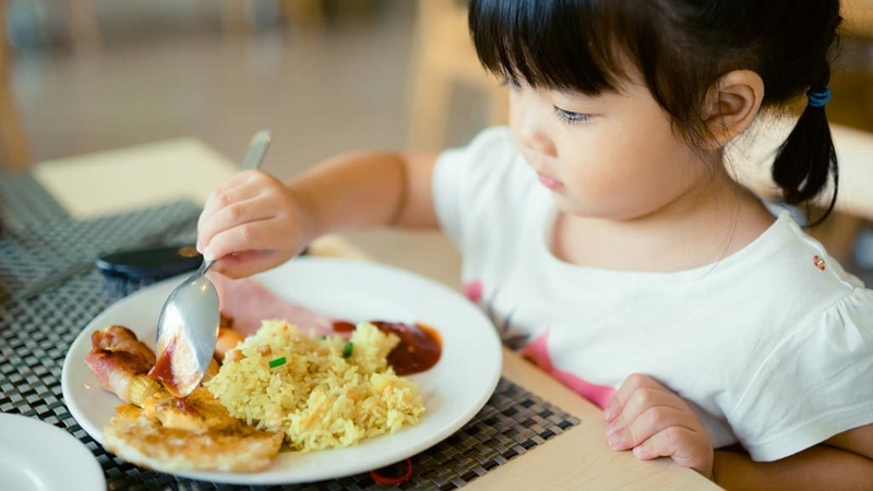 Tổng hợp 10 thực đơn cho bé 4 tuổi biếng ăn chậm lớn 2