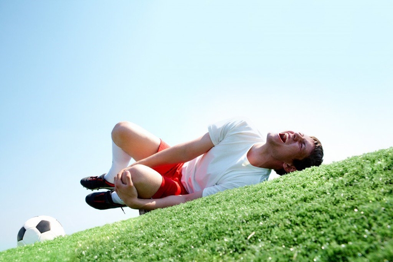 Tổng hợp các thông tin cần biết khi bị bong gân đầu gối phải