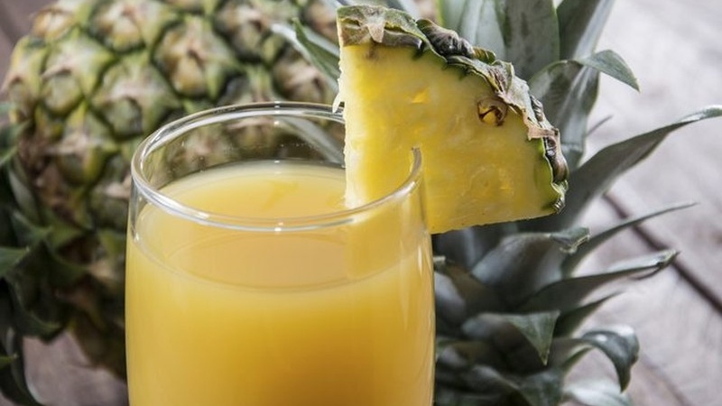 Đừng quên bổ sung nước ép dứa để giúp điều hòa kinh nguyệt