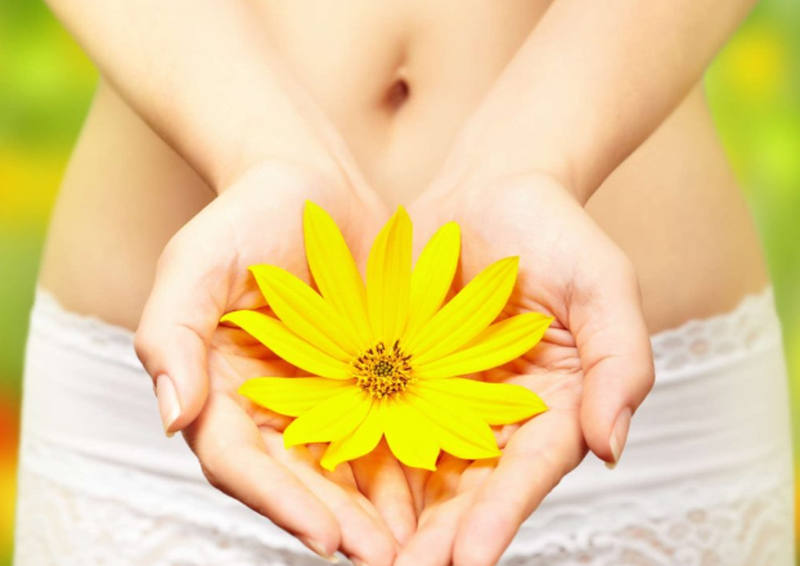 Chị em nên chú ý vào cơ địa, độ tuổi của mình để chọn loại dung dịch vệ sinh phụ nữ sao cho phù hợp