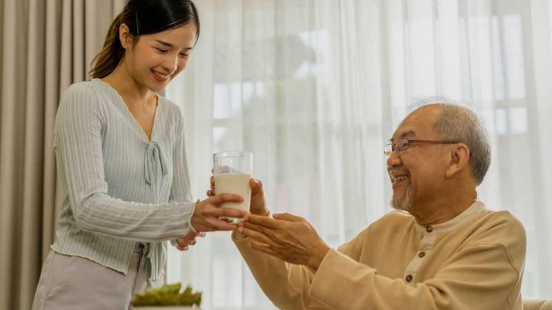 Sữa Ensure giúp cải thiện tình trạng sức khỏe ở người cao tuổi