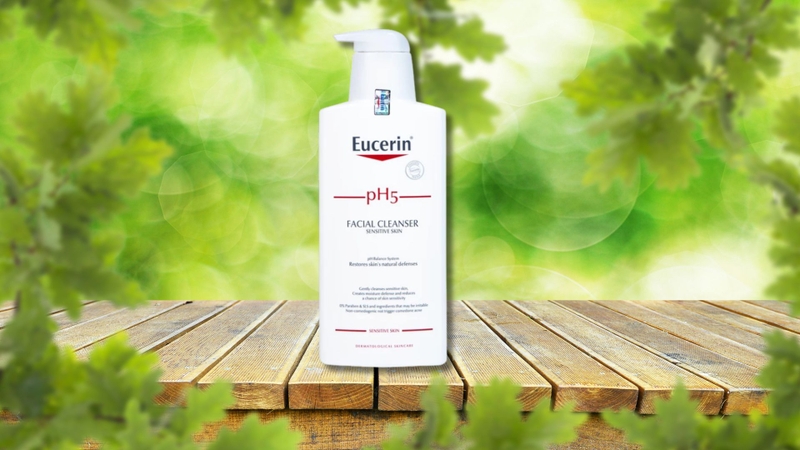Sữa rửa mặt Eucerin pH5 Facial Cleanser Sensitive Skin giúp làm sạch sâu