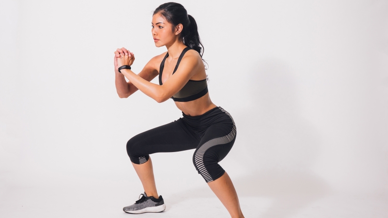 Bài tập Glute Kickback (squat đá chân sau)