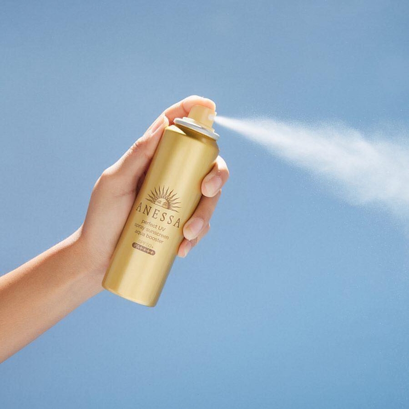 Anessa Perfect UV Sunscreen Skincare Spray SPF50+ có khả năng dưỡng da và có thể bổ sung độ ẩm rất tốt