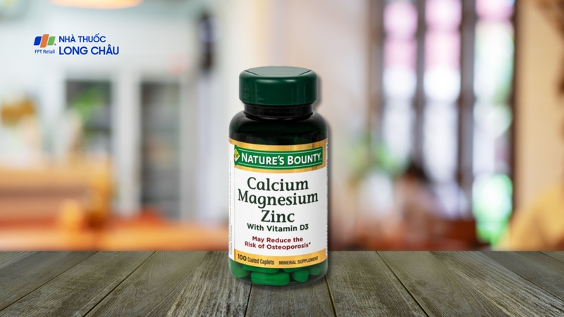 Viên uống Calcium Magnesium Zinc là thực phẩm bổ sung chứa ba khoáng chất thiết yếu gồm canxi, magie và kẽm