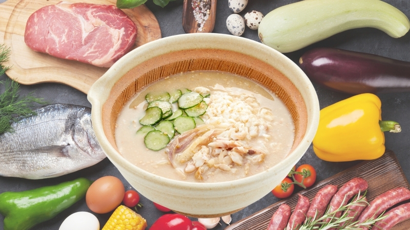 Cháo tăng cân cho bé cần đa dạng nguyên liệu, đổi món thường xuyên để đủ chất và tránh biếng ăn