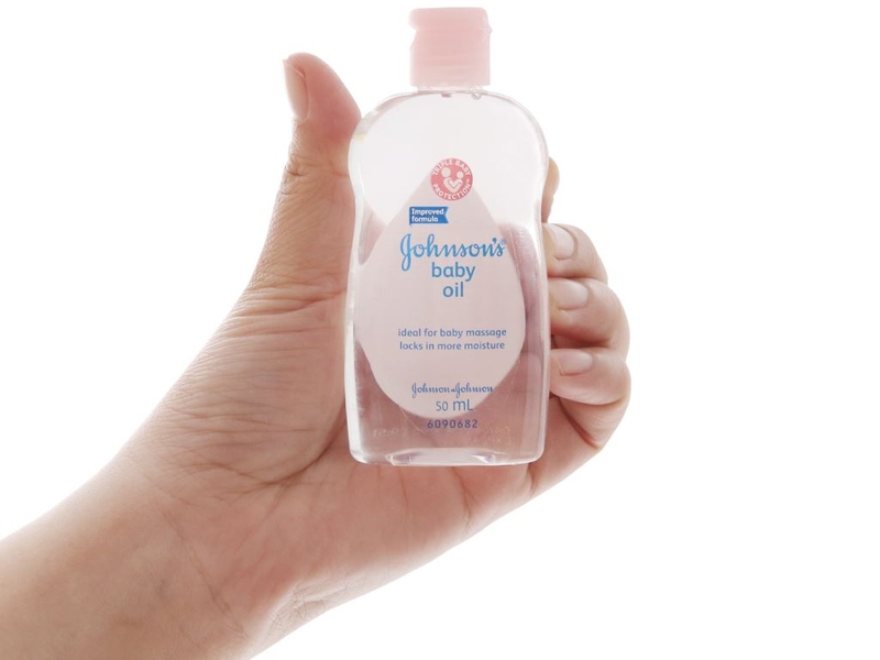 Dầu massage cho bé Johnson's Baby Oil