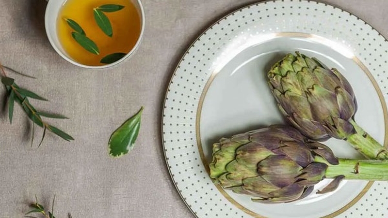 Uống trà Atiso buổi tối 3