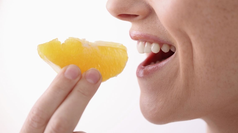 Ăn các loại trái cây có tính axit vào buổi tối dễ gây trào ngược