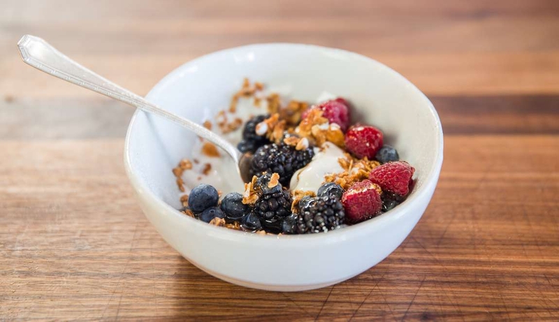 Trào ngược dạ dày ăn sữa chua được không? 3