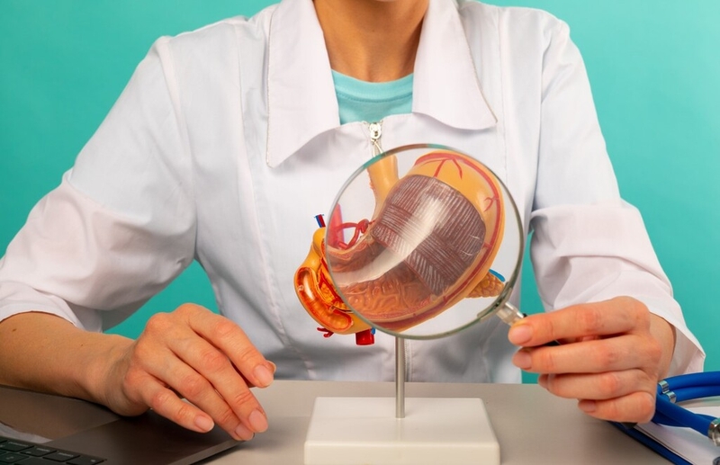 Trào ngược dạ dày có nên đi bộ không? Cách đi bộ an toàn cho người bệnh trào ngược dạ dày 1