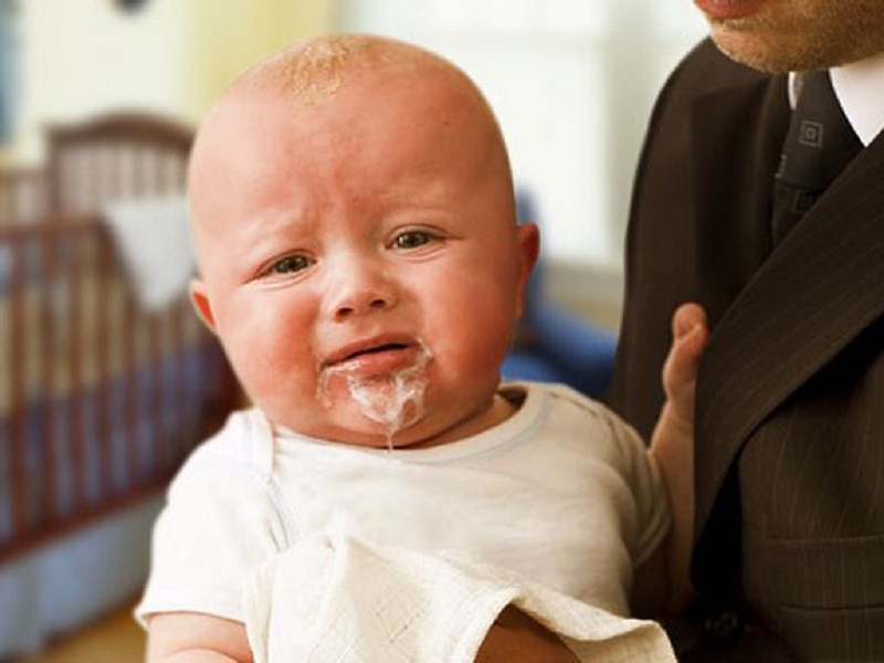 Trào ngược dạ dày sinh lý ở trẻ em và cách điều trị 2