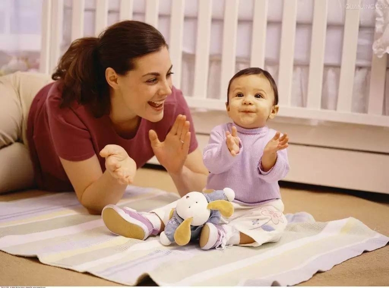 Trẻ 14 tháng biết làm gì? Các phát triển của trẻ 14 tháng 2