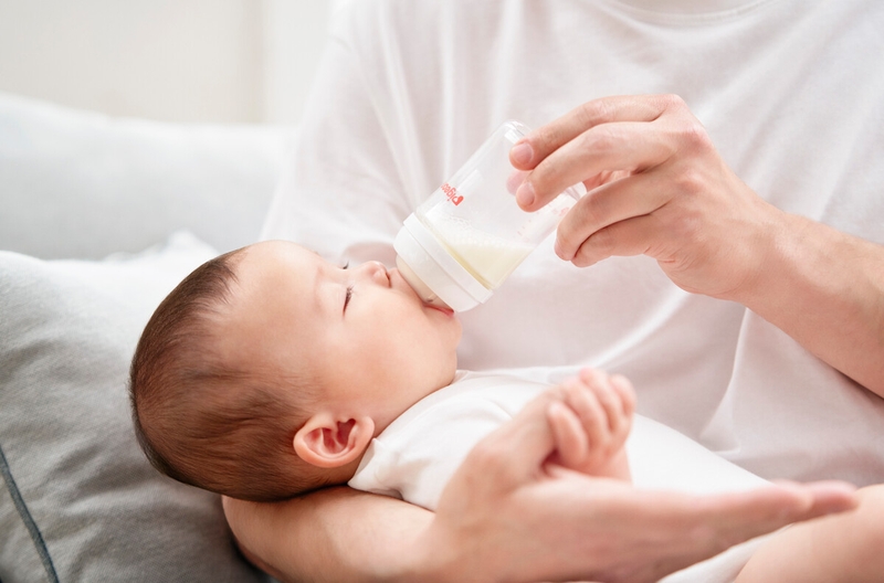 tre-14-thang-uong-bao-nhieu-sua-moi-ngay 1.jpg