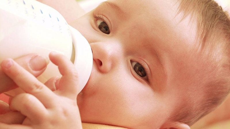 tre-14-thang-uong-bao-nhieu-sua-moi-ngay 3 Cropped.jpg