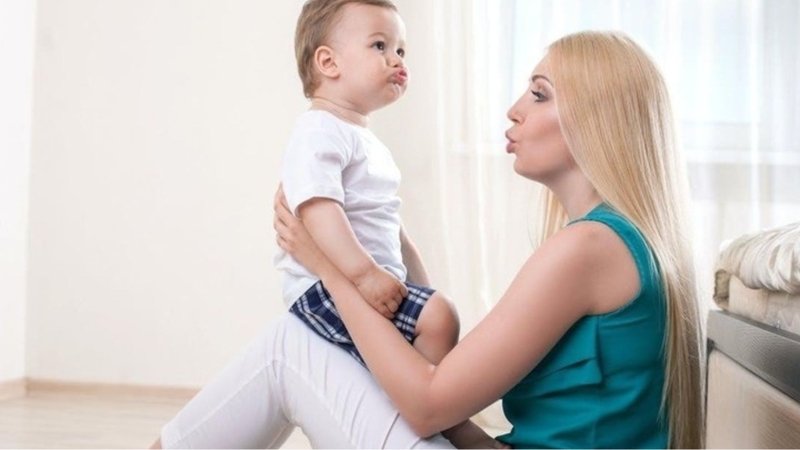 Tương tác hằng ngày giúp trẻ phát triển ngôn ngữ tự nhiên và hiệu quả