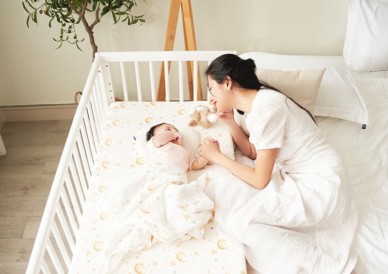 tre-1-tuoi-ngu-hay-giat-minh-khoc-thet-do-dau 3.jpg