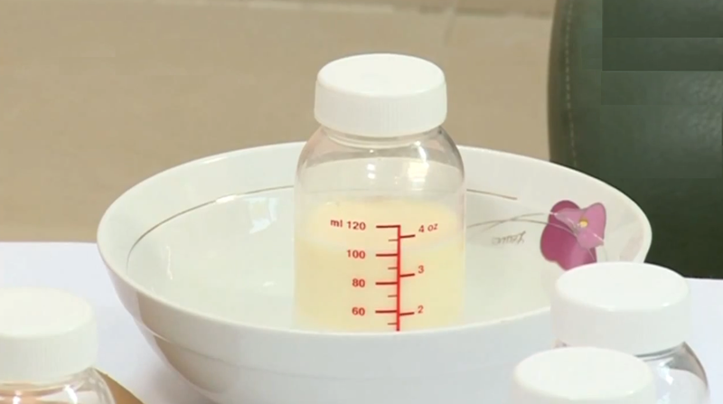 Mẹo giúp trẻ 1 tuổi chuyển từ sữa mẹ sang sữa tươi