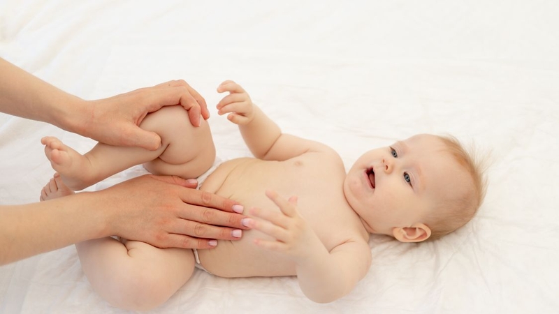 Trẻ 2 tháng tuổi 7 ngày không đi ngoài có sao không 4