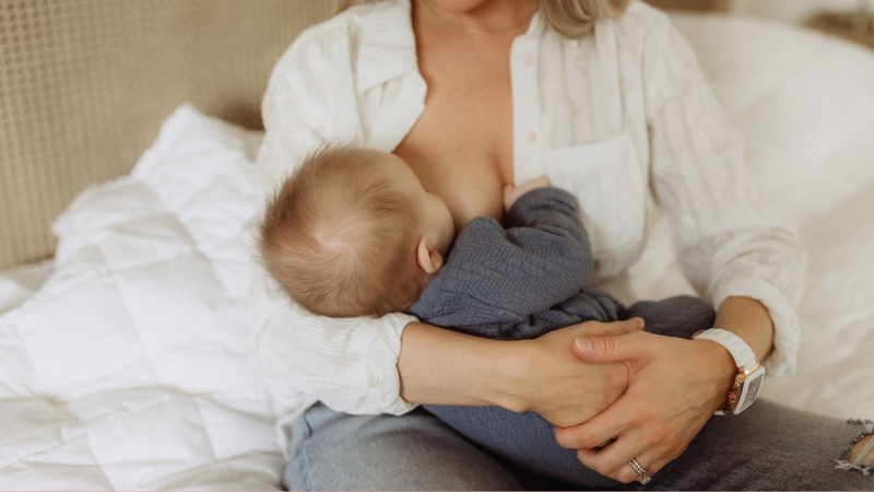 Trẻ 2 tháng tuổi uống bao nhiêu ml sữa cần dựa trên nhu cầu thực tế của trẻ