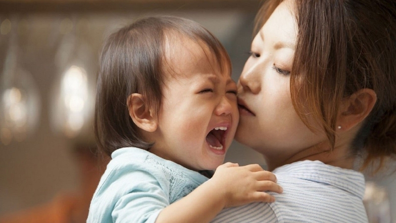 Trẻ 2 tuổi quấy khóc không rõ nguyên nhân là vì sao? Cách khắc phục thế nào? 3