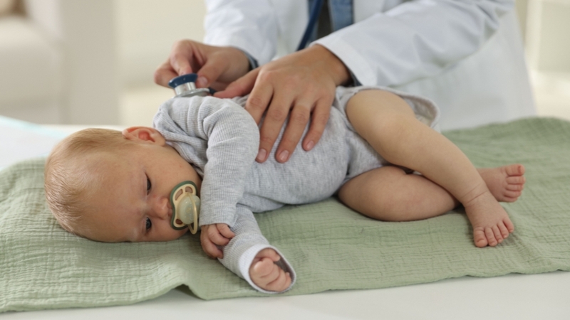 Cần đưa trẻ đi khám ngay khi xuất hiện dấu hiệu cảnh báo bất thường