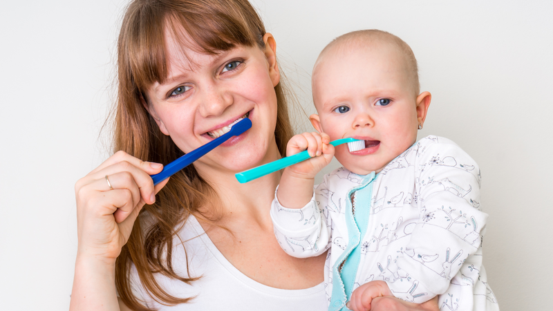 Trẻ 4 tháng mọc răng có sao không​? 4