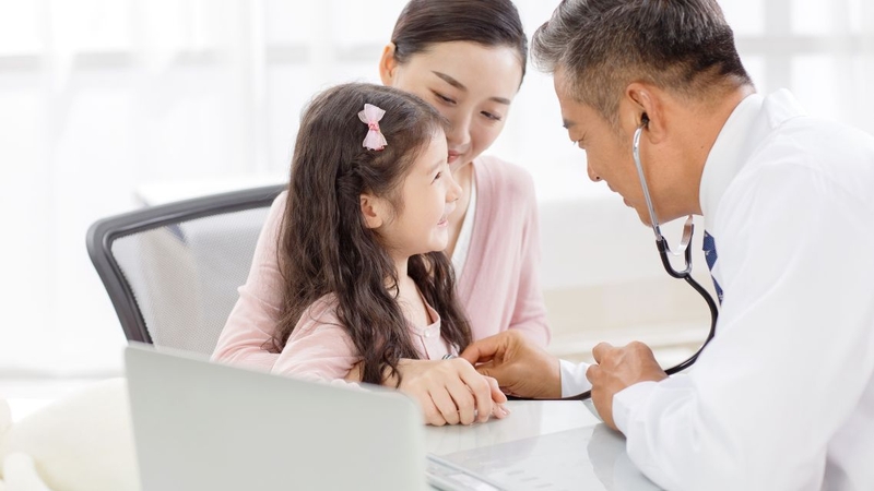 Trẻ 4 tuổi ngủ hay giật mình khóc thét có đáng lo không 4