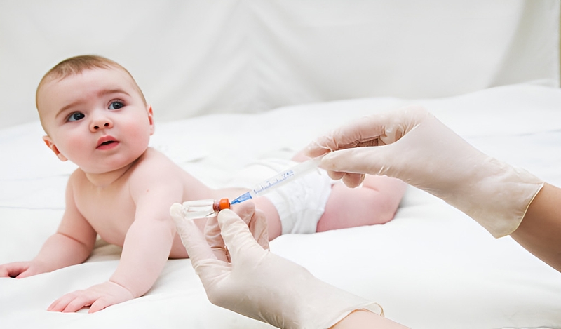 Trẻ 6 tháng tiêm mũi gì? Lịch tiêm chủng chuẩn cho bé mà bố mẹ cần lưu ý 1
