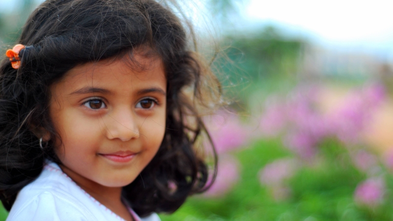 "Trẻ 9 tuổi có kinh nguyệt có sao không?" là vấn đề được nhiều phụ huynh quan tâm