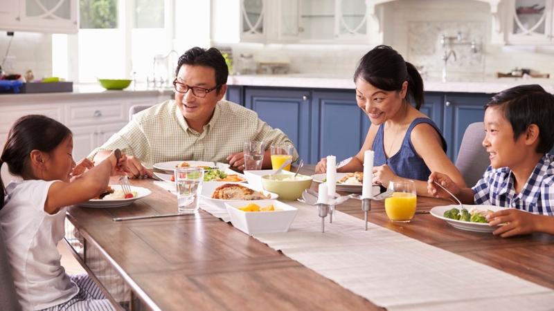 Trẻ ăn quá lâu có hại không? Khắc phục bằng cách nào? 3