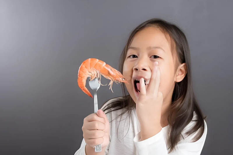 Trẻ ăn tôm có tăng chiều cao không? Cha mẹ nên cho trẻ ăn tôm như thế nào để tăng chiều cao? 3
