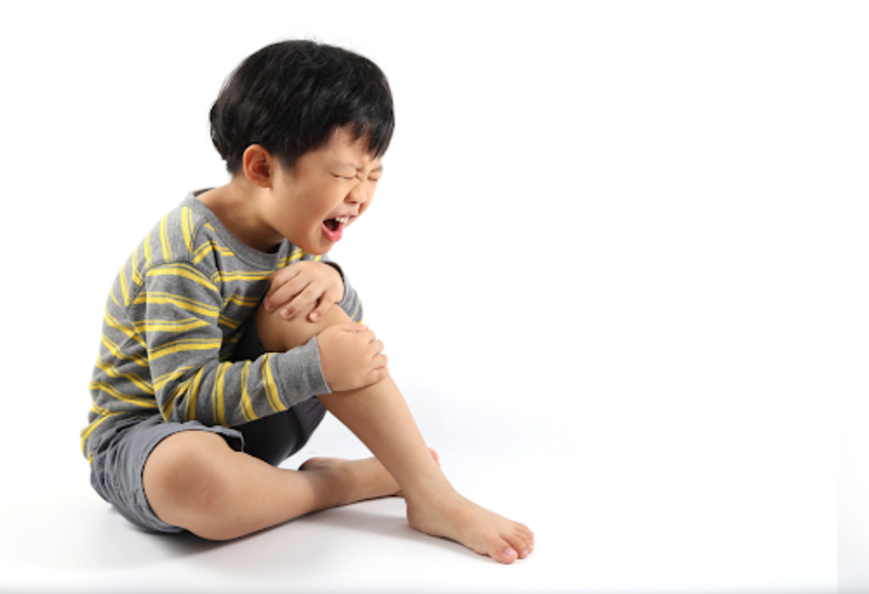 Trẻ bị chuột rút có đáng lo ngại không? Nguyên nhân và cách xử trí đúng của ba mẹ 2