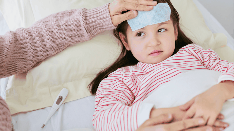 Trẻ bị cúm A sốt cao không hạ? Trong đa số trường hợp, tình trạng sốt do cúm A ở trẻ thường kéo dài khoảng 5-7 ngày