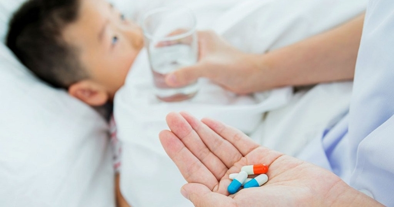 Trẻ bị ho sốt sổ mũi uống thuốc gì? Kinh nghiệm dành cho bố mẹ 3