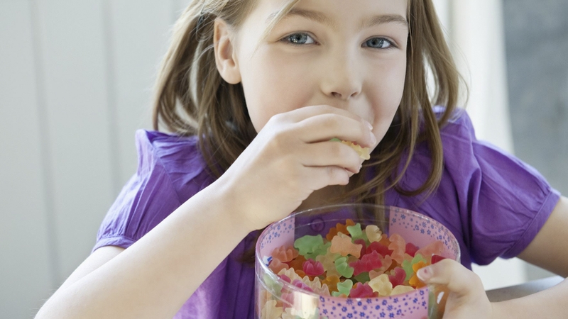 Trẻ bị nổi mụn mủ trên đầu là do đâu? Cần xử lý như thế nào 2