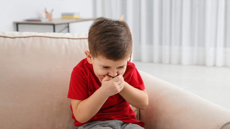 Trẻ bị nôn có nên cho uống sữa? Ba mẹ cần làm gì trong trường hợp này? 1