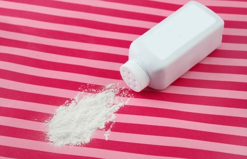 Phấn rôm có khả năng hút ẩm tốt, dùng cho các vùng da hăm tã
