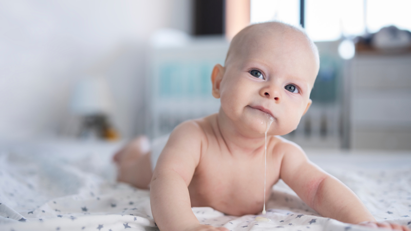 Nôn ói nhiều, không rõ nguyên nhân là dấu hiệu cảnh báo tay chân miệng trở nặng