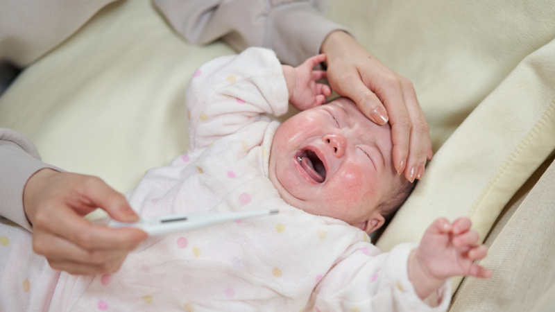 Trẻ có thể gặp biến chứng nguy hiểm về thần kinh, hô hấp và tim mạch, ảnh hưởng nghiêm trọng đến sức khỏe