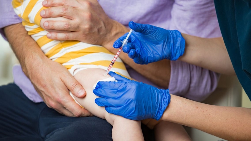 Trẻ bị tim bẩm sinh có tiêm phòng được không 1