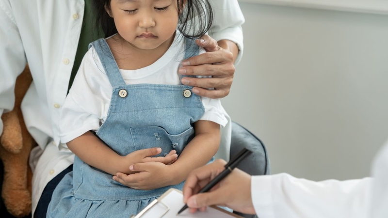 Điều trị viêm ruột cho trẻ bằng thuốc gì cần tuân theo chỉ định của bác sĩ