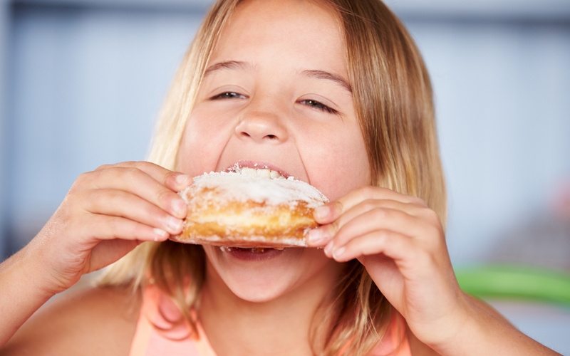 Trẻ em ăn đường phèn có tốt không? Phụ huynh cần lưu ý vấn đề gì? 3