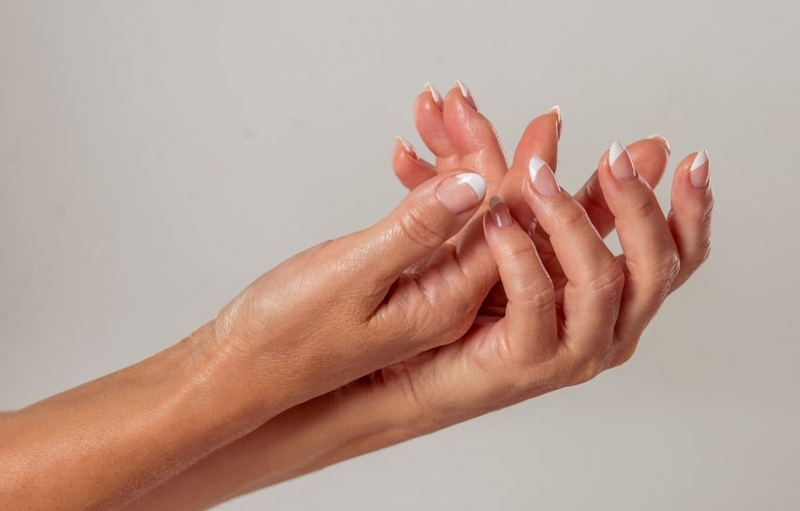 Khám phá bí quyết trẻ hóa bàn tay không phải ai cũng biết 1